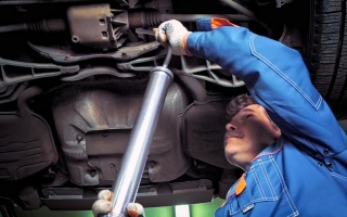 Замена масла в редукторе Suzuki в Жуковском